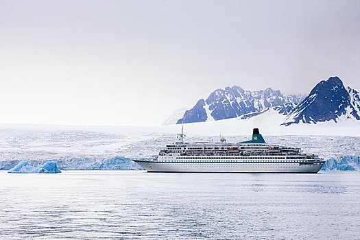 游船,靠近,冰河,斯匹次卑尔根岛,挪威