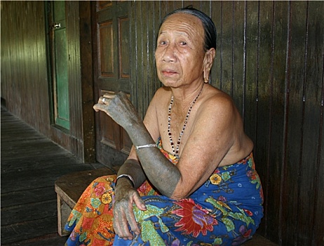 女人,婆罗洲