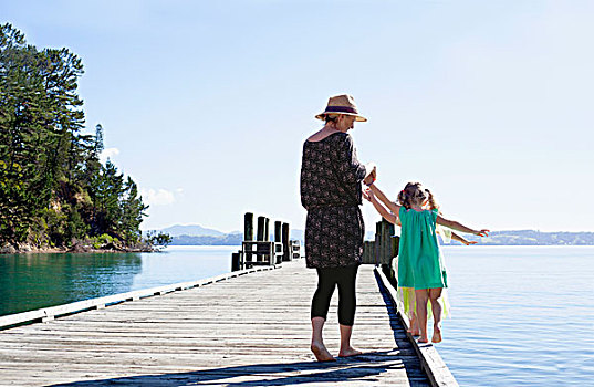 中年,女人,女儿,玩,码头,新西兰
