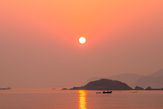 威海半月湾海上日出