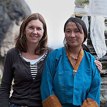 两个女人,搂抱,鸟窝,寺院,地区,不丹