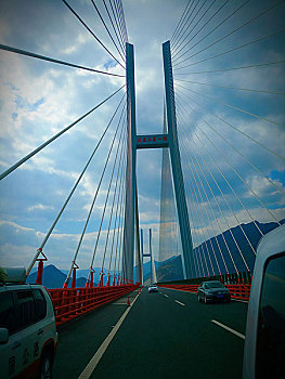 世界第一高桥南盘江大桥