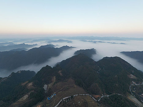 湖南湘西山间的云海