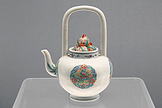 古代清朝瓷器壶