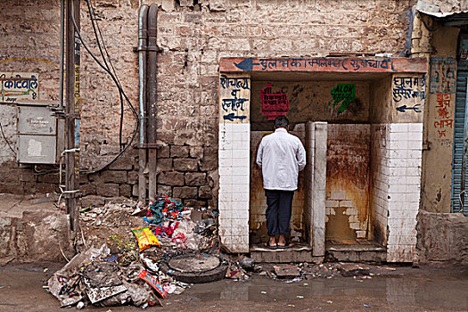 印度,拉贾斯坦邦,男人,不卫生,公厕,围绕,垃圾