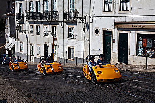 葡萄牙,里斯本,小,租赁,三个,轮子,汽车,街道