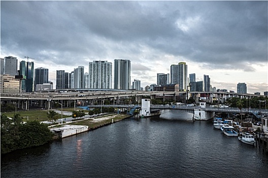 河,迈阿密,市区,阴天,白天,佛罗里达,美国
