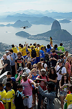 人,欢呼,方向,相机,眺望台,正面,耶稣,救世主,雕塑,里约热内卢基督像,耶稣山,里约热内卢,里约热内卢州,巴西,南美