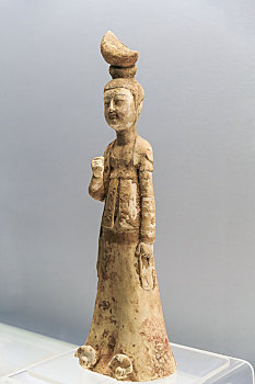 上海博物馆藏唐代贴金彩绘陶女俑