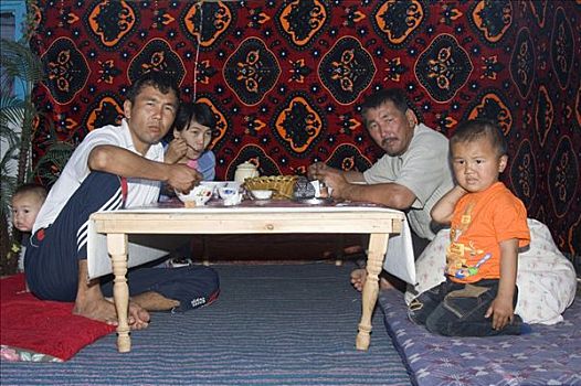 家庭,道路,餐馆,哈萨克斯坦