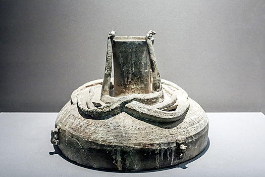 南京博物院馆藏战国早期硬陶鼓座