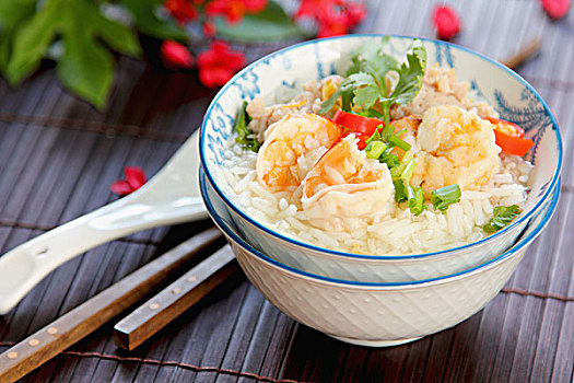 米饭,汤,对虾,细碎食物,猪肉