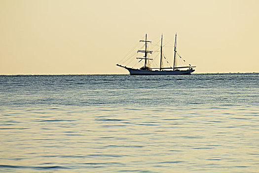 高桅横帆船,航行,海洋