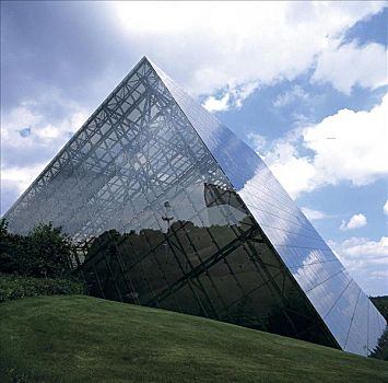 现代建筑,玻璃墙,未来,玻璃金字塔,珠穆朗玛峰,未来影视城,法国,欧洲