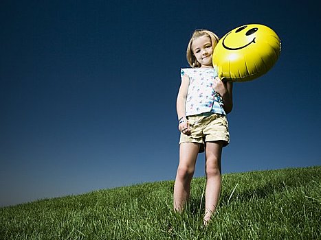 女孩,山,拿着,笑脸,气球