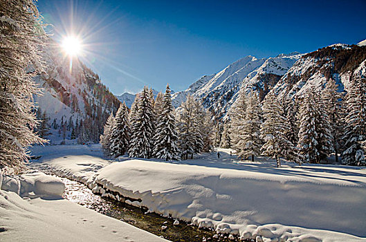 冬天,山谷,大帕拉迪索国家公园,奥斯塔谷,意大利,意大利阿尔卑斯山