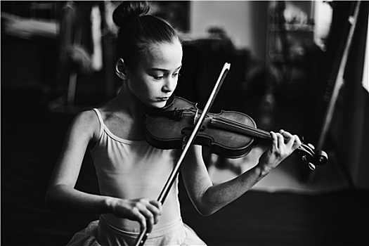芭蕾舞女,小提琴手