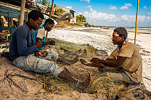 渔民,修理,渔网,德尔加杜角省,莫桑比克