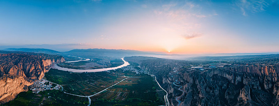 甘肃白银景泰黄河石林全景图