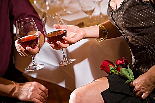 伴侣,分享,葡萄酒杯,高档,餐馆,特写