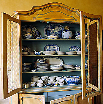 柜橱,镀锌铁丝,上方,门,房子,收集,蓝色,白色,瓷器