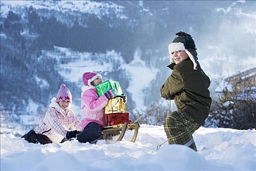 孩子,玩,雪中,礼物