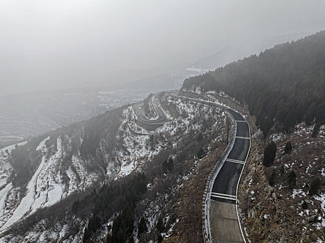 济南彩西路劈山