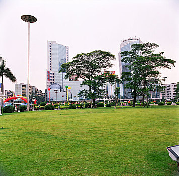 东湖广场,绿茵,银晶酒店,2005-06摄
