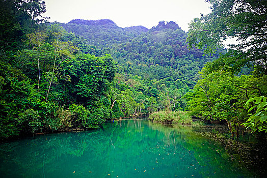 山间景色