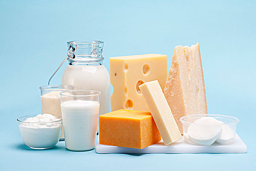 多样,乳制品,奶酪,酸奶,牛奶,蓝色背景