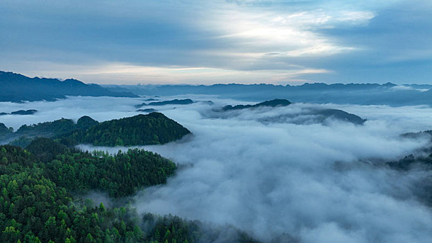 重庆酉阳,雨后日出雾海美乡村