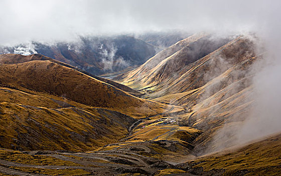 青藏高原山魂