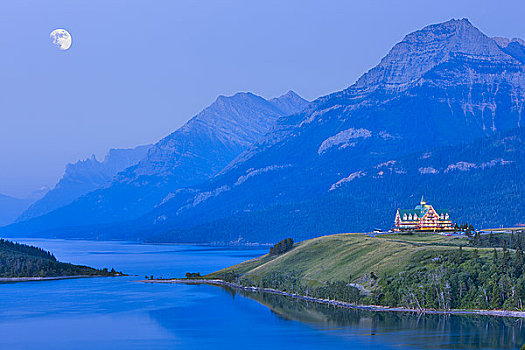 酒店,湖岸,威尔士王子酒店,瓦特顿湖,瓦特顿湖国家公园,艾伯塔省,加拿大