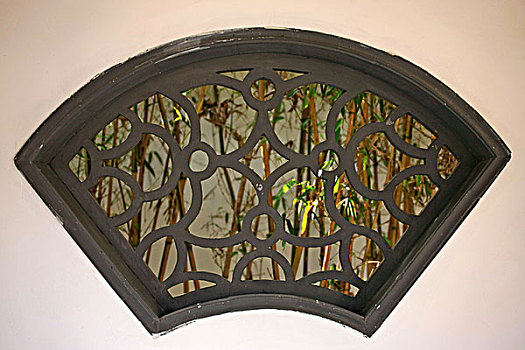 江南园林扇形窗户