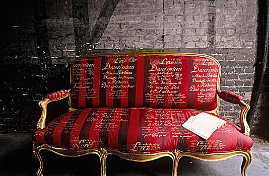 法国,文字,红色,波尔多,条纹,沙发,砖墙