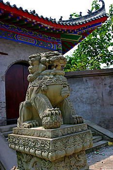 重庆市北培区,原江北县,柳荫乡塔坪寺正在修复中的寺院前殿