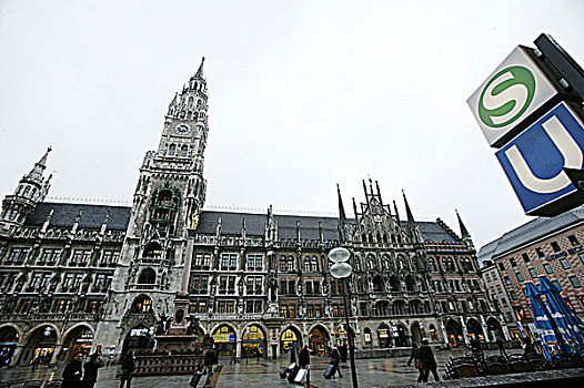 德国慕尼黑玛丽广场上的市政厅