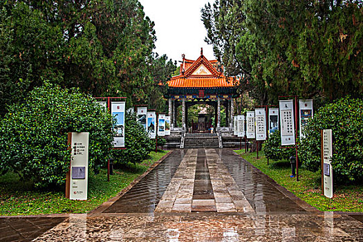 云南红河州建水文庙庭院