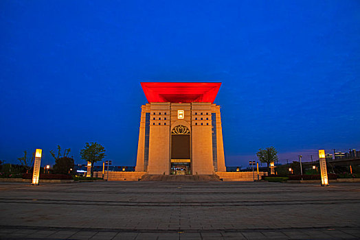 三国历史文化名城,河南许昌旅游服务中心,许昌之门