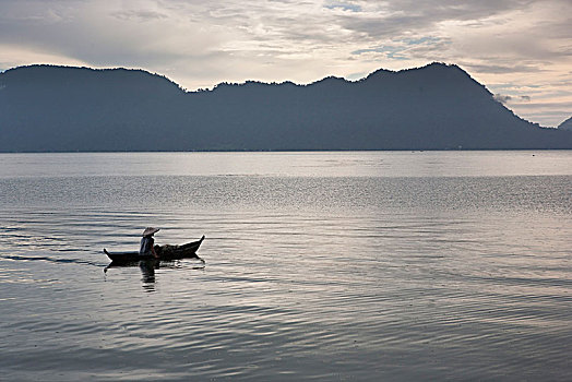 渔民,湖,苏门答腊岛,印度尼西亚