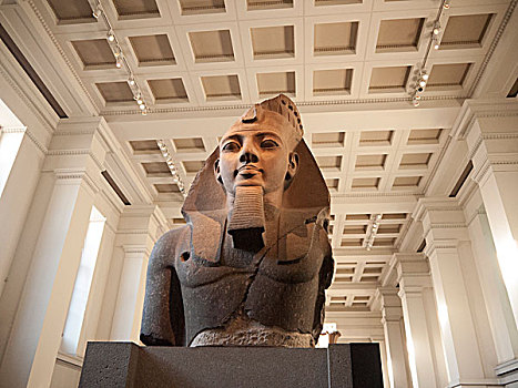 古埃及拉美西斯雕像