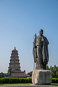 陕西省西安大雁塔,西安大慈恩寺佛塔,广场唐僧雕像