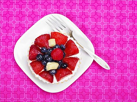 草莓,蓝莓,菠萝蛋糕,粉色