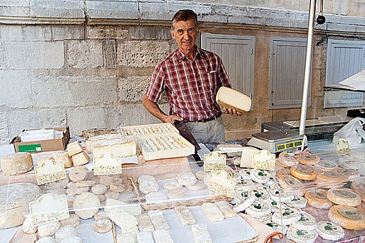 男人,羊奶干酪,市场货摊,法国
