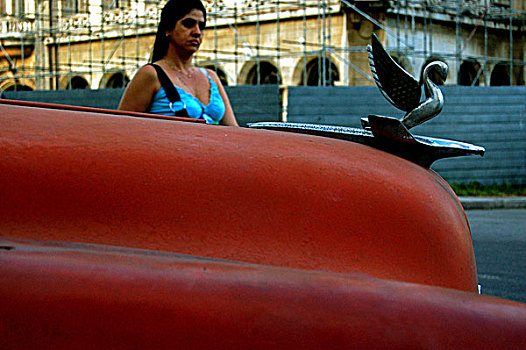 女士,红色,汽车,哈瓦那,古巴,十一月,2007年,首都,港口,商业中心,城市,一个,居民