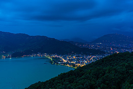 风景,光亮,城市,费瓦湖,夜晚,波卡拉,地区,尼泊尔,亚洲