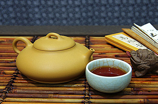 紫砂壶和茶具