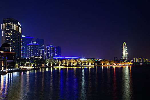 苏州街金鸡湖月光码头夜色风景