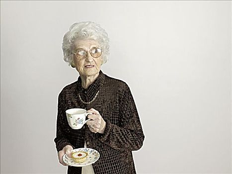 老年,女人,茶,蛋糕
