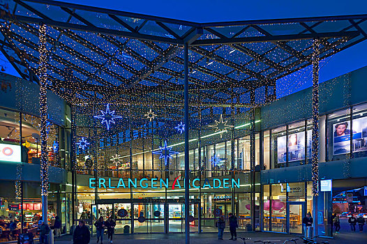 购物中心,圣诞装饰,黃昏,中间,弗兰克尼亚,巴伐利亚,德国,欧洲